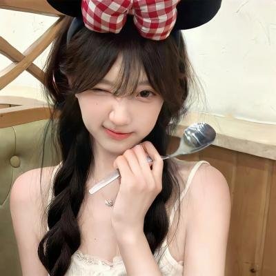 有色彩的女子